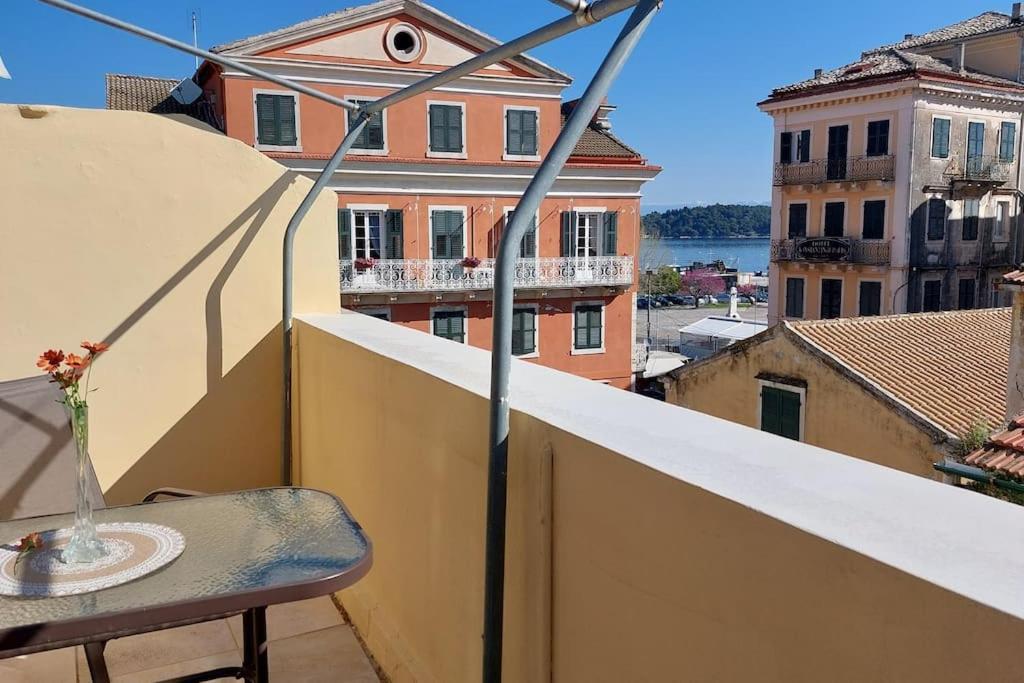Old Port View Apartment, Διαμέρισμα Στο Κέντρο 2 Υπνοδωματίων Corfu  Exterior foto